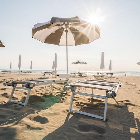 Sabbia & Mare Aparthotel Rosolina Mare Exterior foto