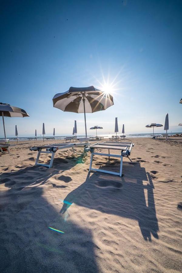 Sabbia & Mare Aparthotel Rosolina Mare Exterior foto